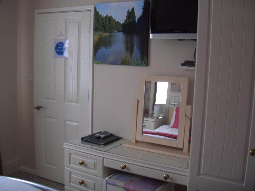 Dean Valley Panorama Bed & Breakfast Lydney Habitación foto